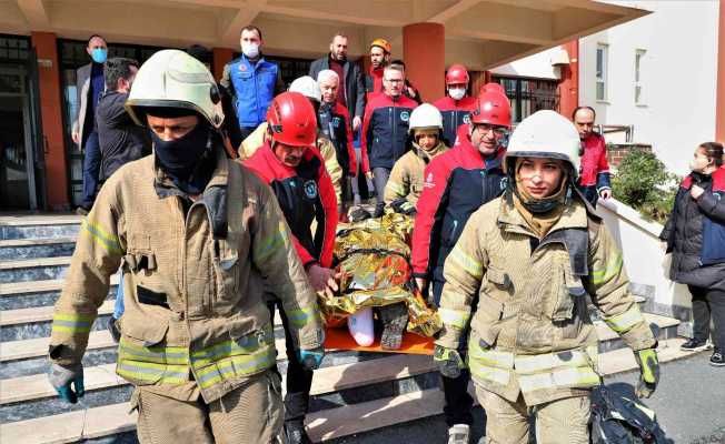 Başakşehir’de deprem ve tahliye tatbikatı