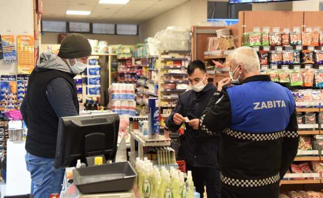 Başiskele’de zabıta ekipleri marketleri denetledi