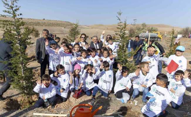 Başkan Büyükkılıç: “3 yılda 300 bin fidan diktik”