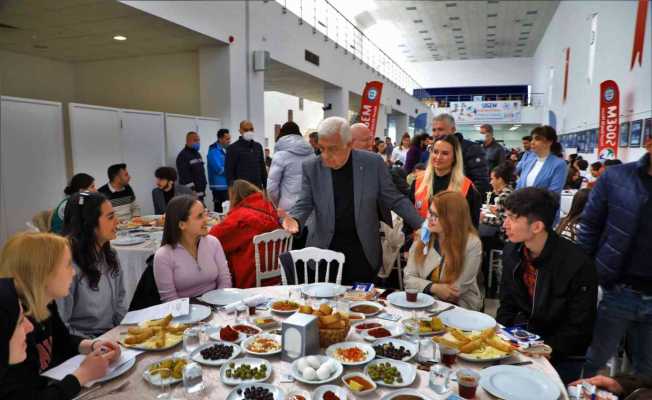 Başkan Gürün, Üniversite öğrencileri ile bir araya geldi