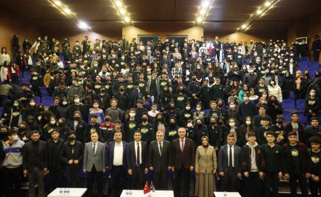 Beyazgül derece yapan öğrencilerle bir araya geldi