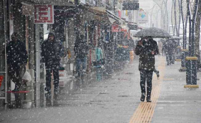 Bitlis’te kar yağışı