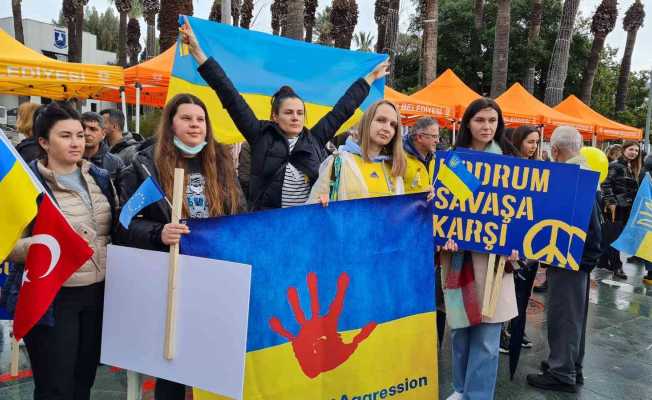 Bodrum’da Rusya’nın saldırısı protesto edildi