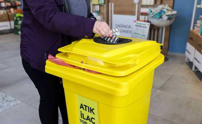 Buca’da atık ilaçların toplanması için hazırlanan proje ilgi gördü