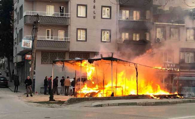 Bursa’da manav dükkanında yangın çıktı