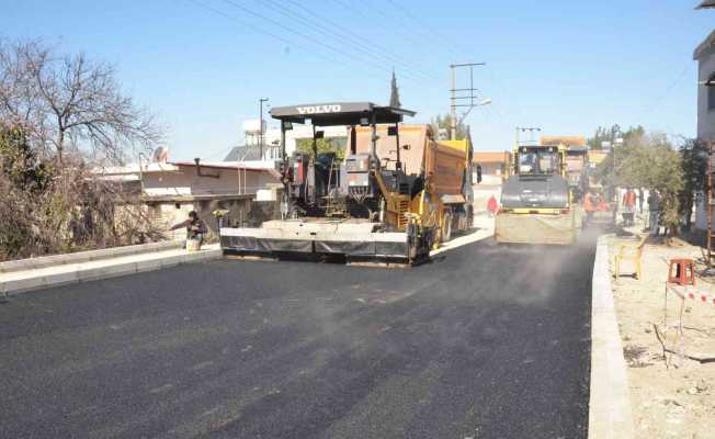 Büyükşehir Belediyesinin Tarsus’ta yol çalışmaları sürüyor