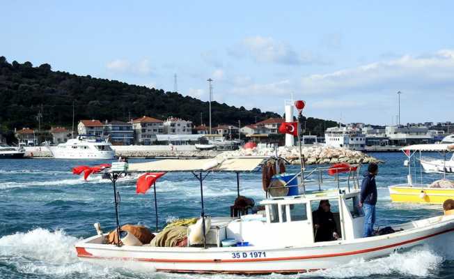 Çanakkale Deniz Zaferi, karada ve denizde kutlandı