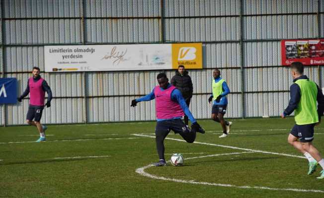 Çaykur Rizespor, Trabzonspor maçı hazırlıklarına ara vermeden başladı