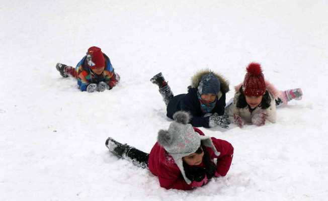 Çocuklar dersteyken tatil haberi geldi