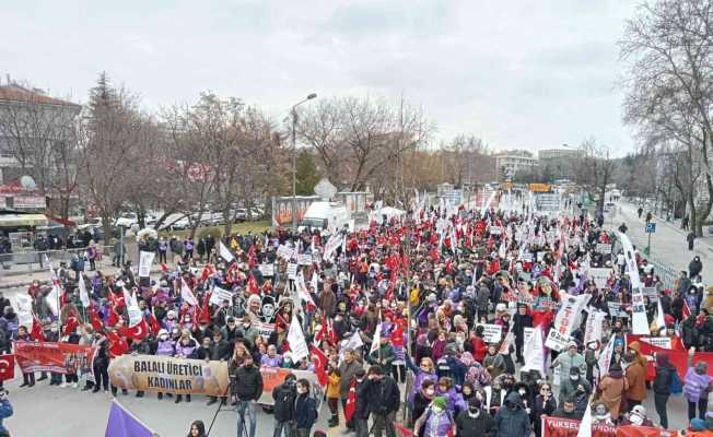 Cumhuriyet Kadınları Derneği ile TGB’den “Yükselen Kadın Yükselen Türkiye” mitingi