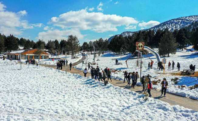 Denizli’nin tarihi ve doğal güzelliklerini gezerek öğrendiler