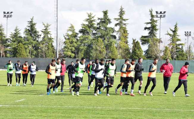 Denizlispor’da hedef üst sıralar