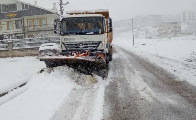 Derince’de yol açma çalışmaları sürüyor