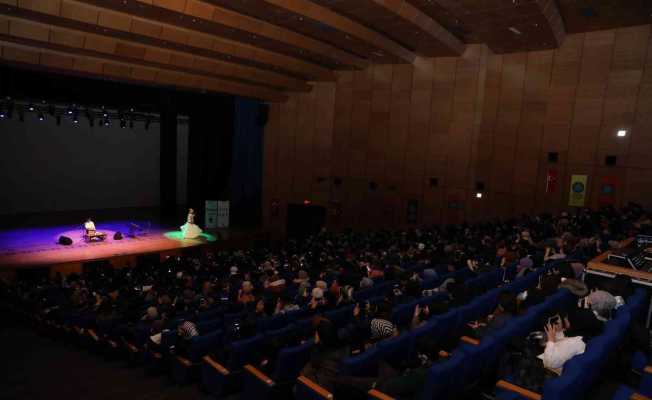 Diyarbakır’da Ney sesi ile bütünleşen söyleşiye yoğun ilgi