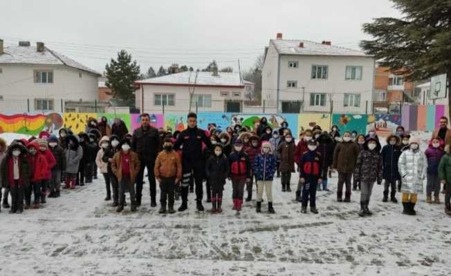 Dodurga İlkokulu öğrencilerine yangın eğitimi