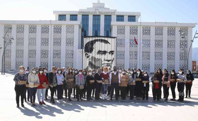 Döşemealtı Belediyesi kadın personellerine 8 Mart izni