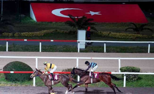 Dünya Kadınlar Günü Koşusu’nun kazananı Miss Beren isimli at oldu