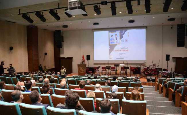 Düzce Üniversitesi Hastanesi’nde 14 Mart Tıp Bayramı Kutlandı