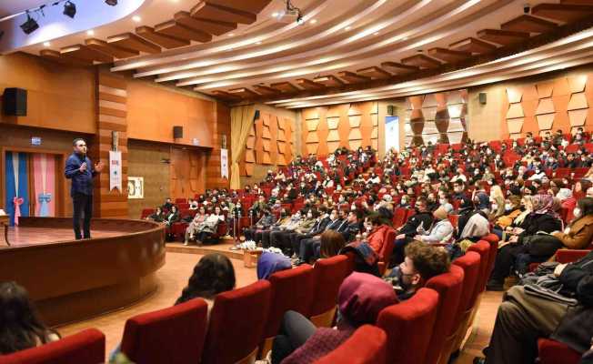 E-Kütüphane Buluşmaları’nın konuğu Beyhan Budak oldu