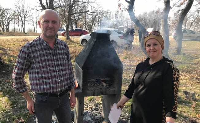 Edirne’de havaların ısınmasıyla vatandaşlar piknik alanlarına koştu