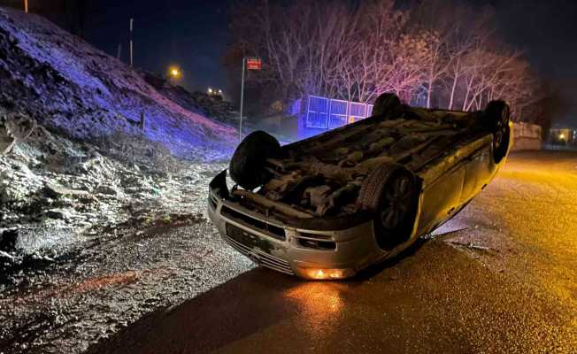 Elazığ’da otomobil şarampole uçtu: 1 ölü, 3 yaralı