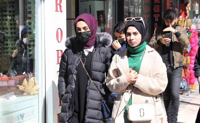 Elazığ’da vatandaşlar maske takmamaya çabuk alıştı