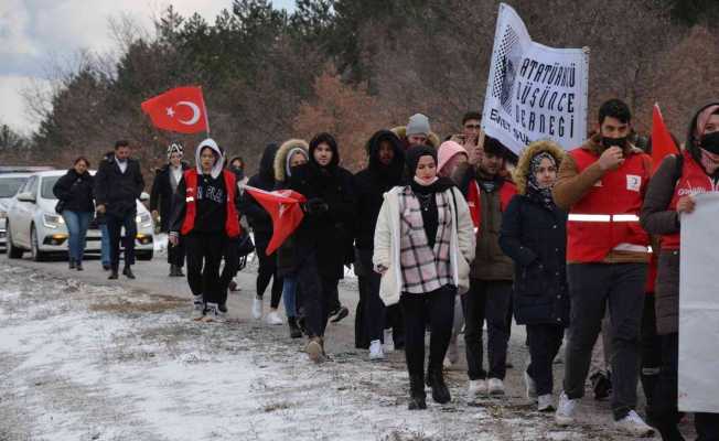 Emet’te şehitlere saygı yürüyüşü