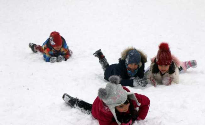 Erzincan’da eğitime kar tatili