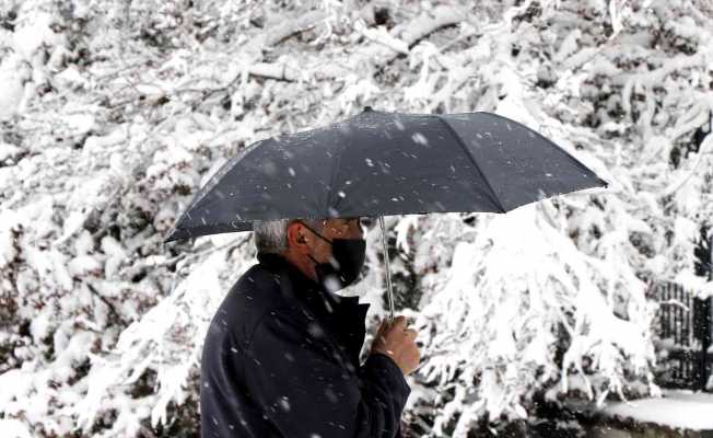 Erzincan’da kar ve tipiden 168 köy yolu ulaşıma kapandı