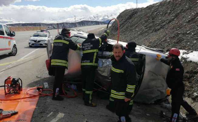 Erzincan’da trafik kazası: 1 ölü, 1 yaralı