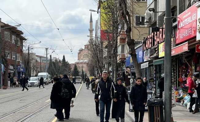 Eskişehir vaka sayıları düşse de zirveyi bırakmıyor