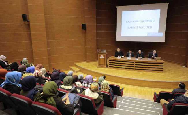 GAÜN’de “Etkili Arapça öğretme - öğrenme teknikleri anlatıldı