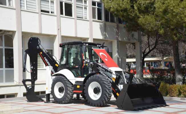 Gediz’de araç filosuna iş makinesi desteği