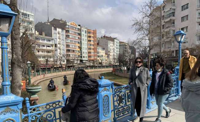 Güneşli havayı fırsat bilen Eskişehirliler dışarıya akın etti