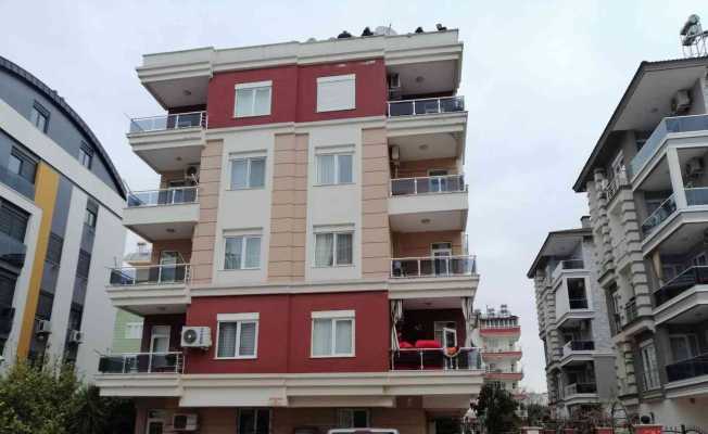 Günısıyı tamir ederken merdivenlerden beton zemine düşerek hayatını kaybetti