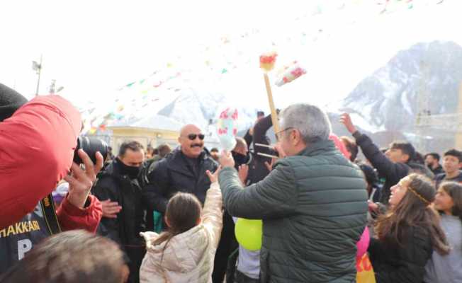 Hakkari’de nevruz coşku ile kutlandı