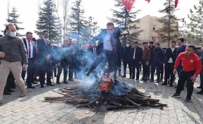 Hakkari’de renkli nevruz kutlaması