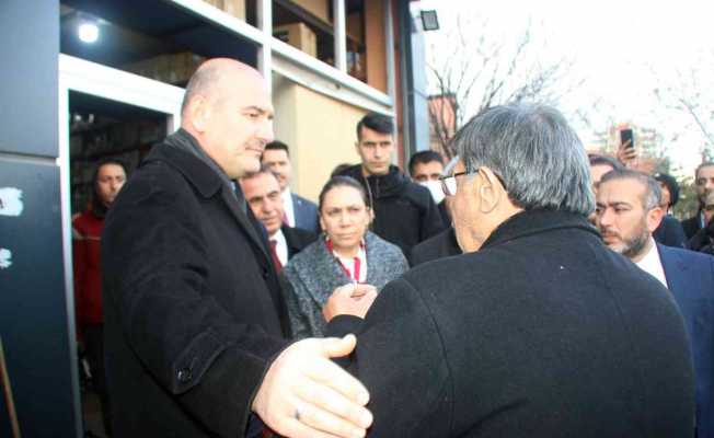 İçişleri Bakanı Soylu, Diyarbakır’da patlama alanında incelemelerde bulundu