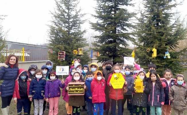 İlkokulu öğrencileri arıların hayatımızdaki önemine dikkat çektiler