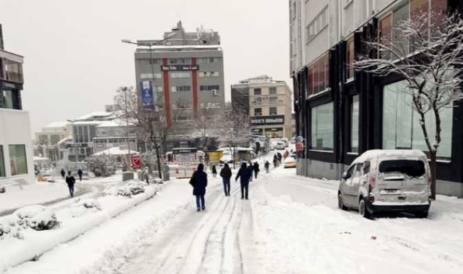 İstanbul güne kar ile uyandı