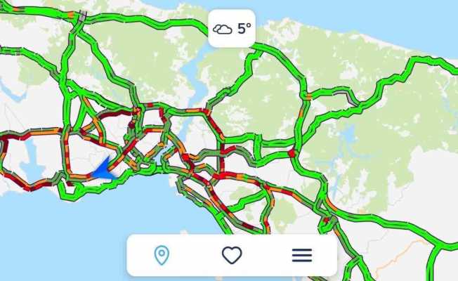 İstanbul güne yağmurla uyandı, kent genelinde trafik hareketliliği yaşandı