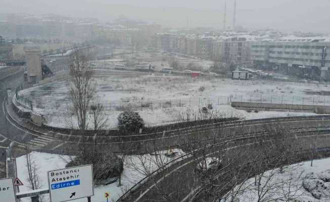 İstanbul’da yeniden başlayan kar yağışı havadan görüntülendi