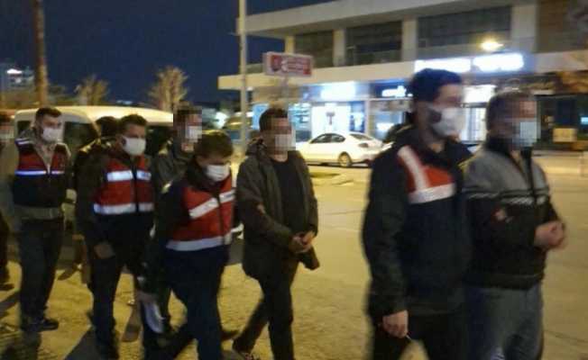 İzmir merkezli FETÖ operasyonunda 44 tutuklama