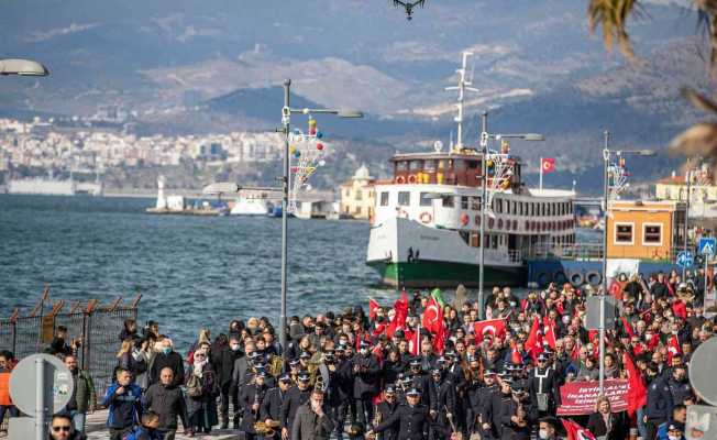 İzmir’de İstiklal Marşı’nın kabulünün yıldönümü coşkuyla kutlandı