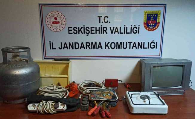 Jandarma hırsızlık şüphelisini kısa sürede yakaladı