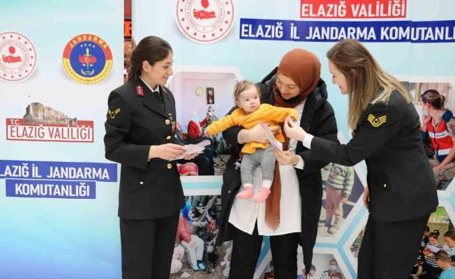 Jandarma kadınları yalnız bırakmadı