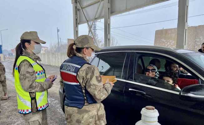 Kadın jandarma personeli, kadınları unutmadı