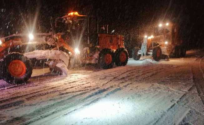 Kar, tipi, çığ yolları ulaşıma kapadı