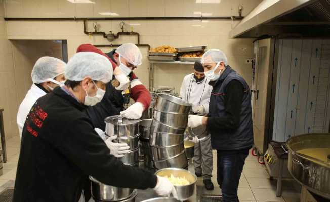 Kara kışta Ataşehir Belediyesi’nden sıcak hizmet