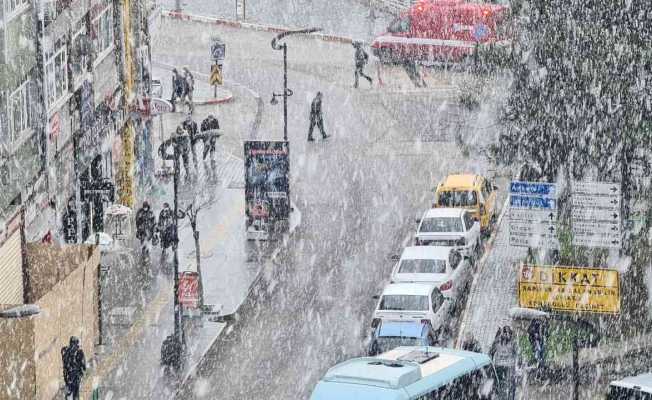 Karabük’te kar yağışı etkili oluyor